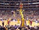 will shaq score 2